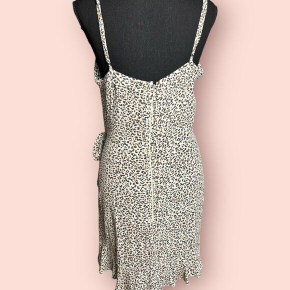 Abercrombie and Fitch Leopard Print Tie Waist Mini Dress Large - Picture 3 of 5